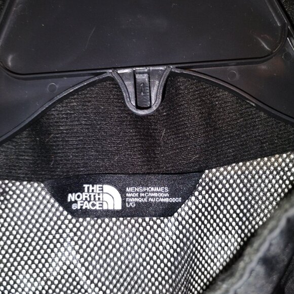 The North Face Waterproof Shell Jacket (L) | The North Face Distressed Zip Up - Picture 3 of 6